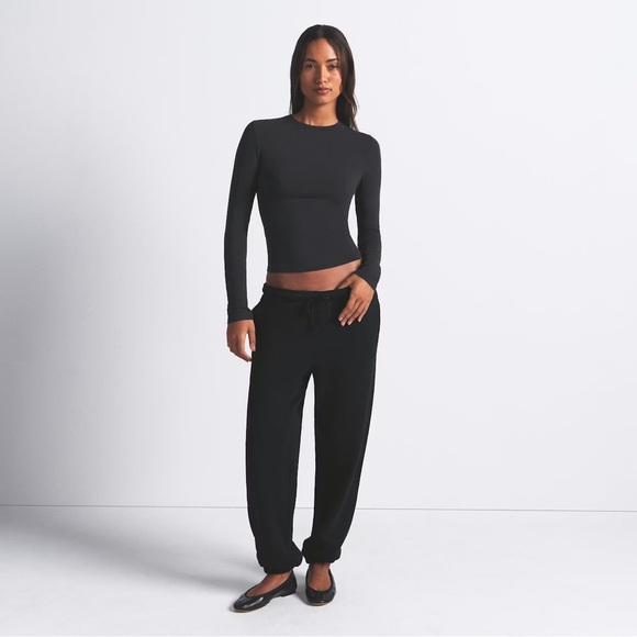 SKIMS Black and White Long Sleeve Cotton Jersey T-Shirt - Picture 4 of 8